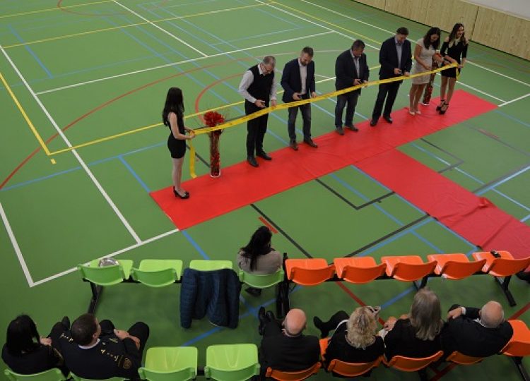 Zrekonstruovaná tělocvična se dočkala slavnostního otevření